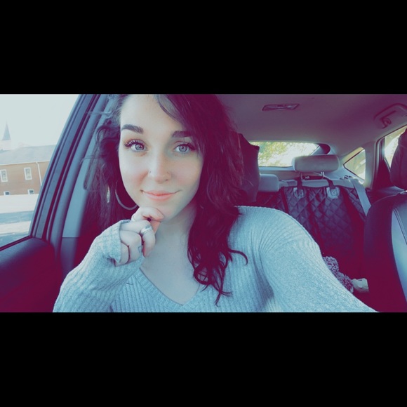 Meet your Posher, Adara - Picture 1 of 1